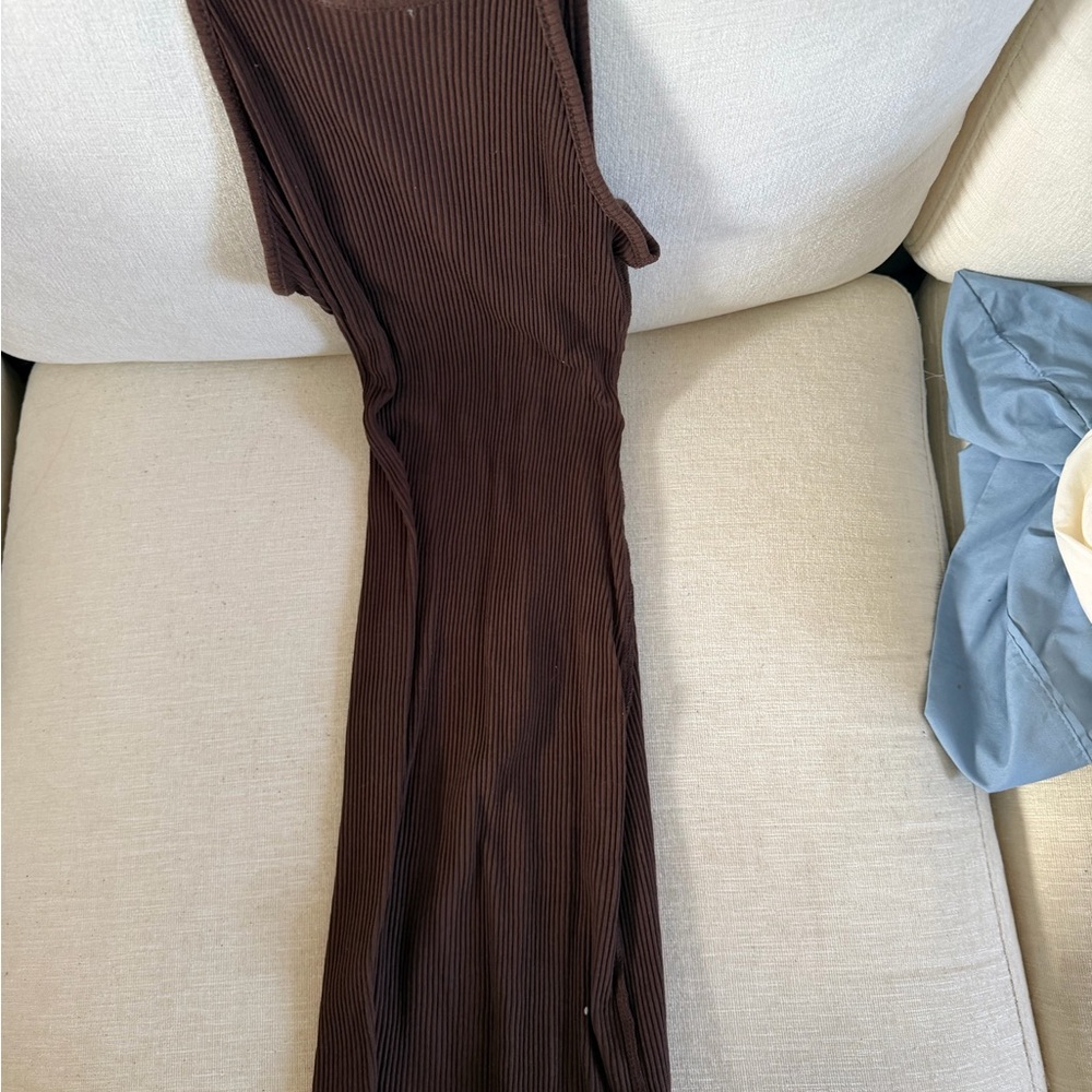 Elegant Brown Ribbed Dress